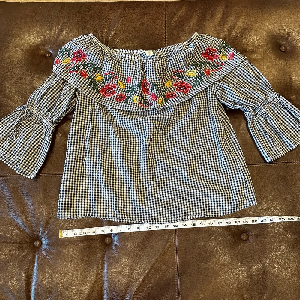 Style & Co. Black and White Bell Sleeve Ruffled Blouse Size Medium